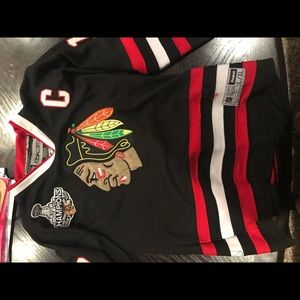 Jonathon Toews black jersey